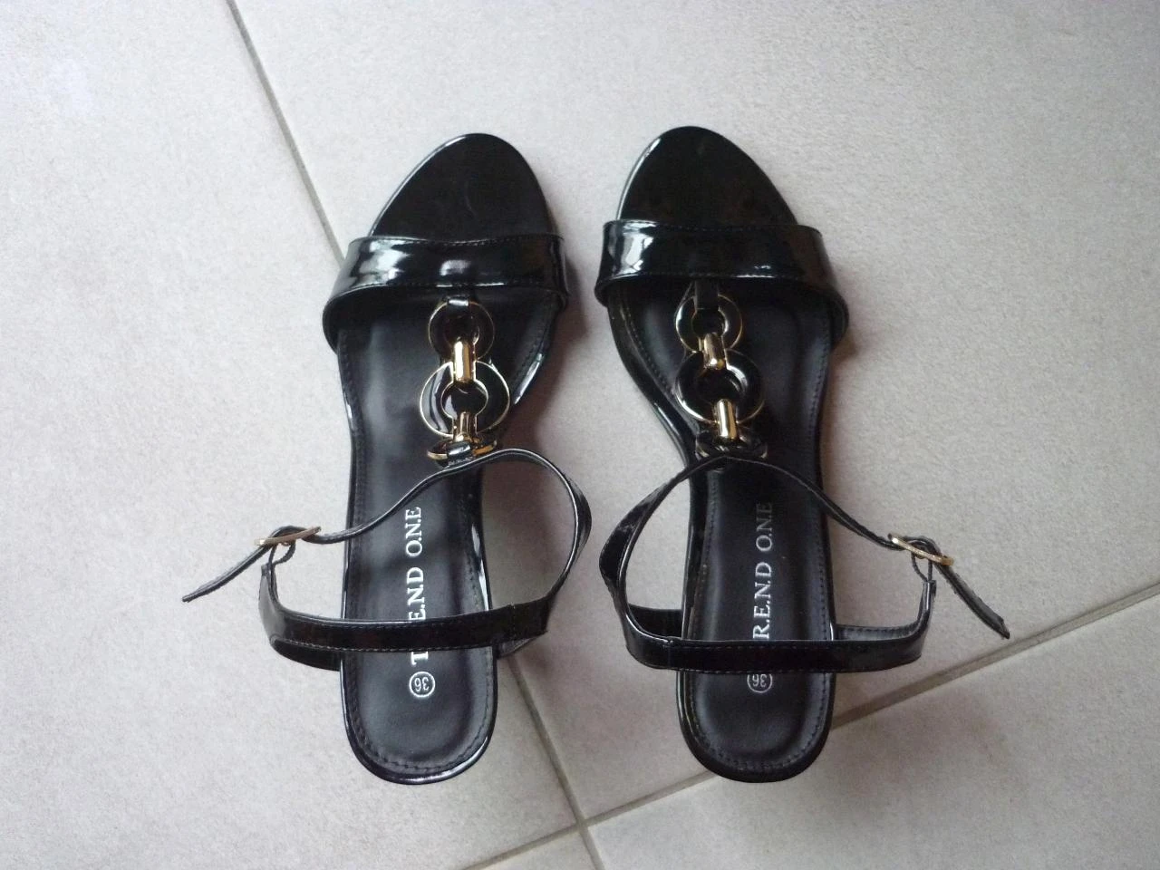 Tênis preto com círculos pretos Tamanho 36-37 – photo 7